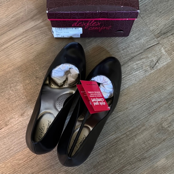 NEW! Dexflex Comfort Women's Black Heels, Size 12 - Picture 2 of 3